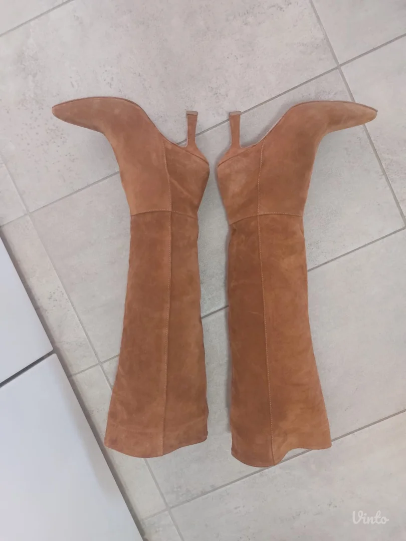 Čizme od prevrnute kože NOVE