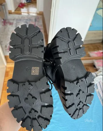 NOVE neobične čizmice