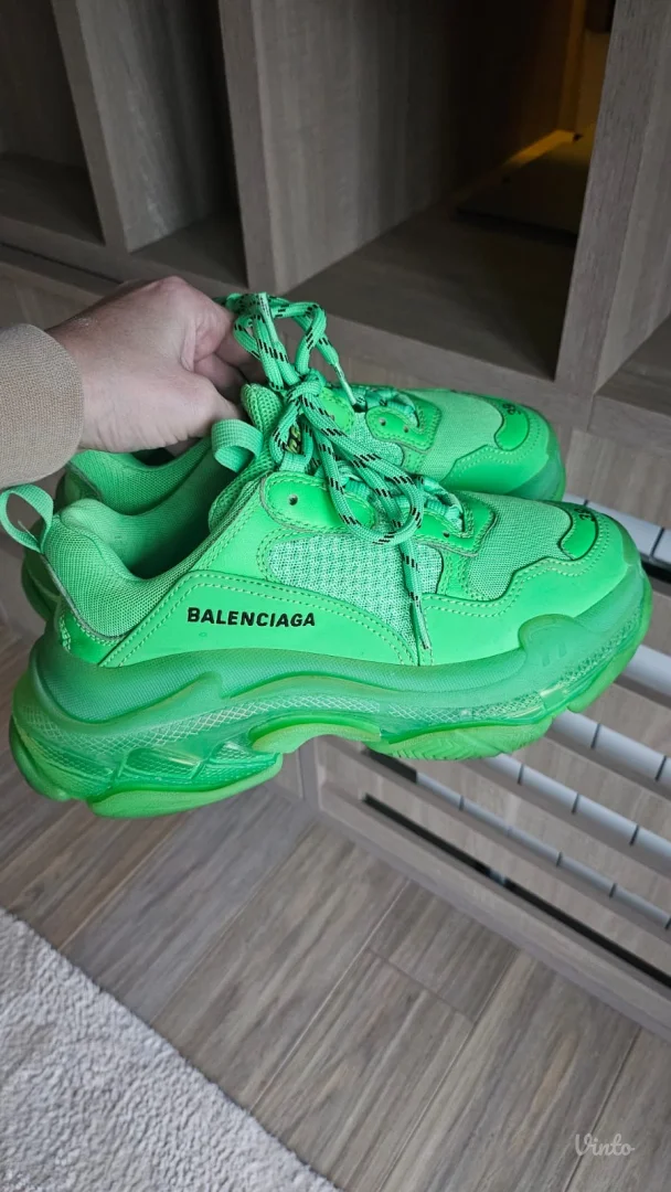 kao nove BALENCIAGA patike