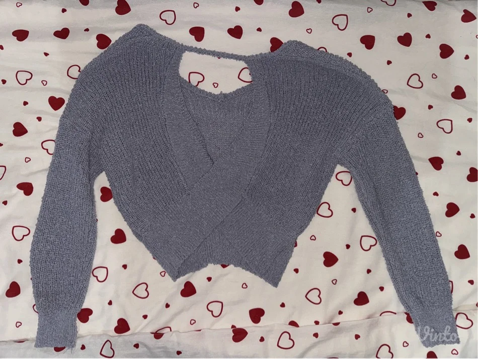 NOV džemper gola leđa