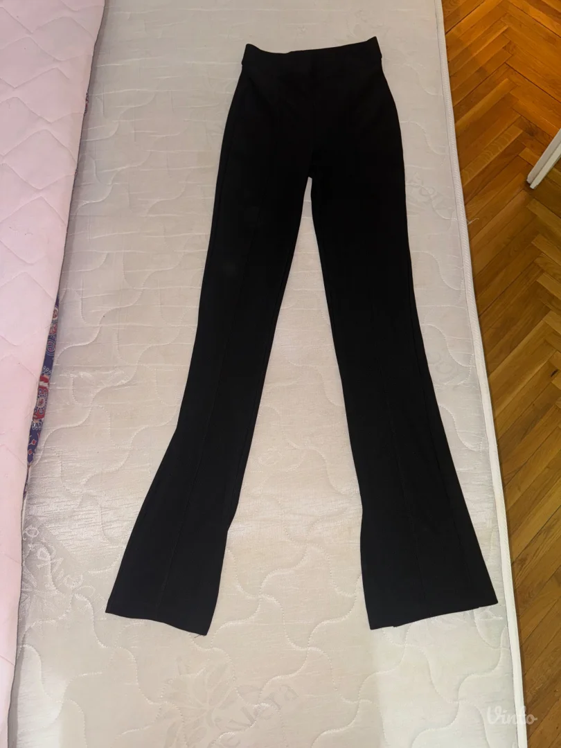 crne BERSHKA zvoncare - S