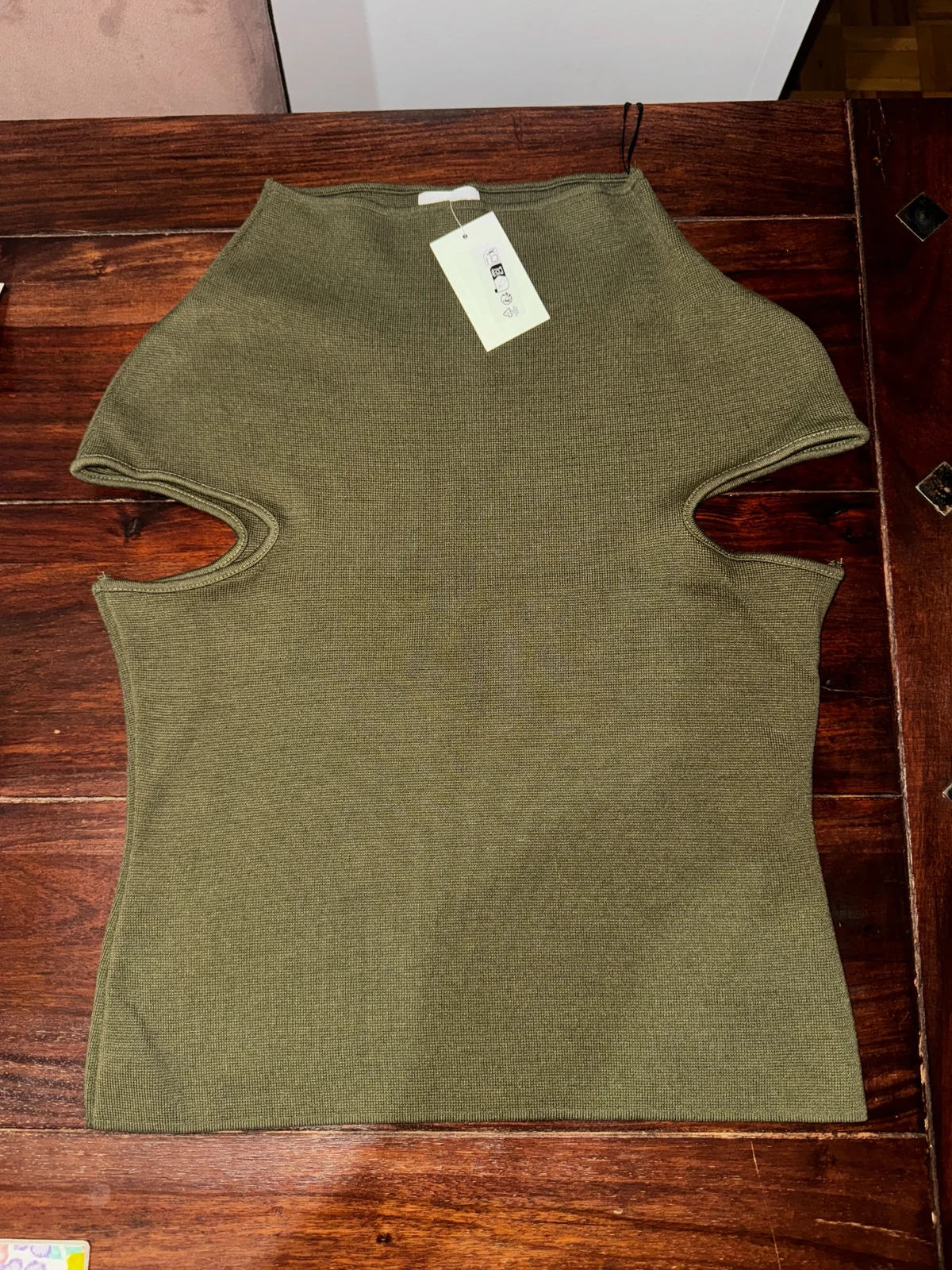 nova H&M bluzica sa etiketom - M