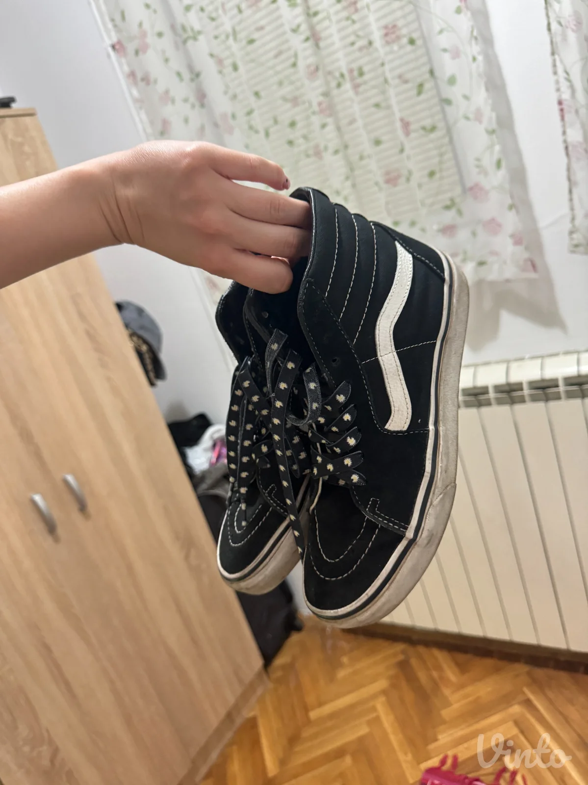 crne VANS patike + neobične pertle - 39