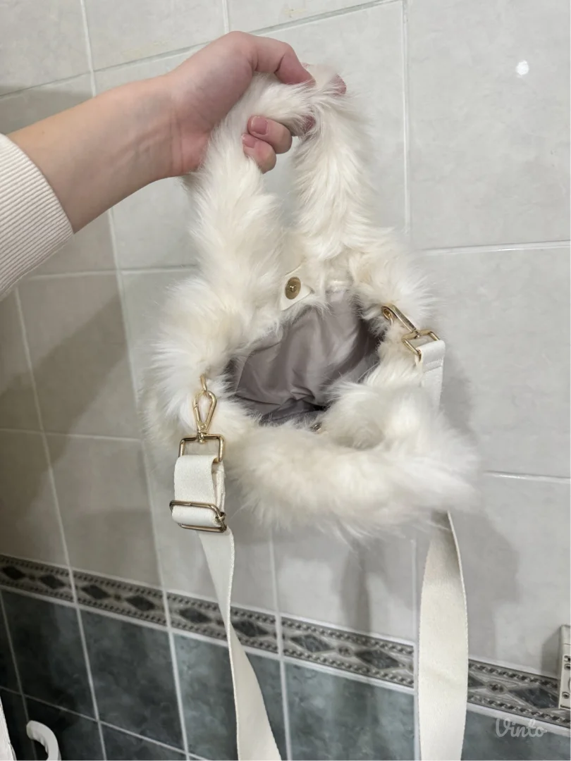 NOVA H&M krznena torba