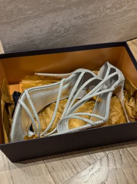 Le Silla srebrne štikle