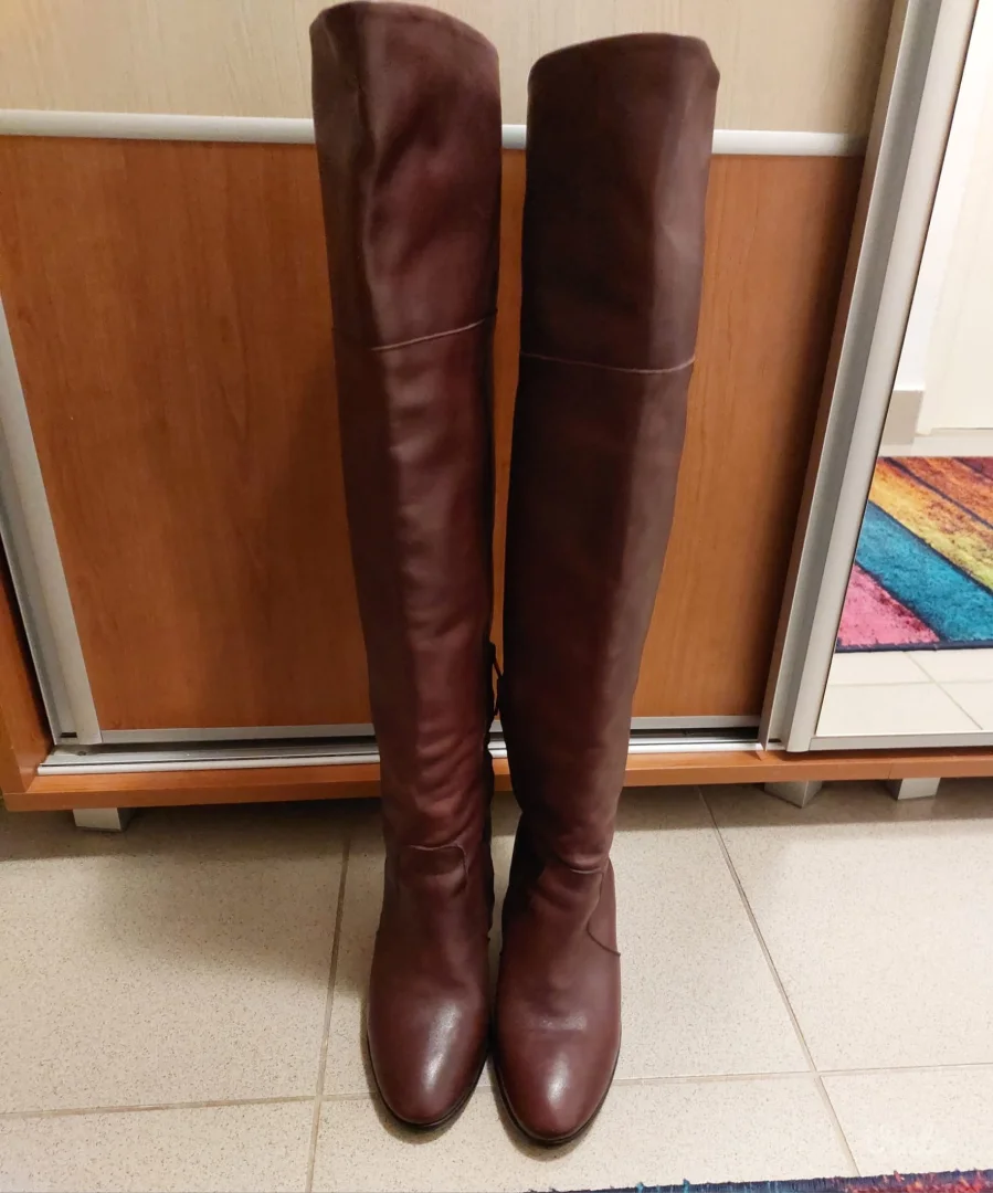 Kožne bordo čizme preko kolena