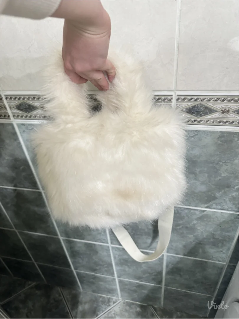 NOVA H&M krznena torba