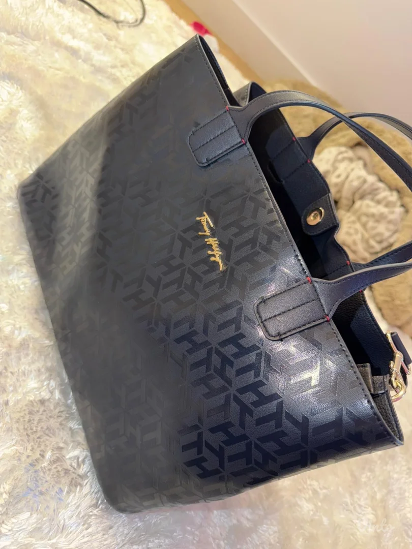 unikatna Tommy Hilfiger torba (original)