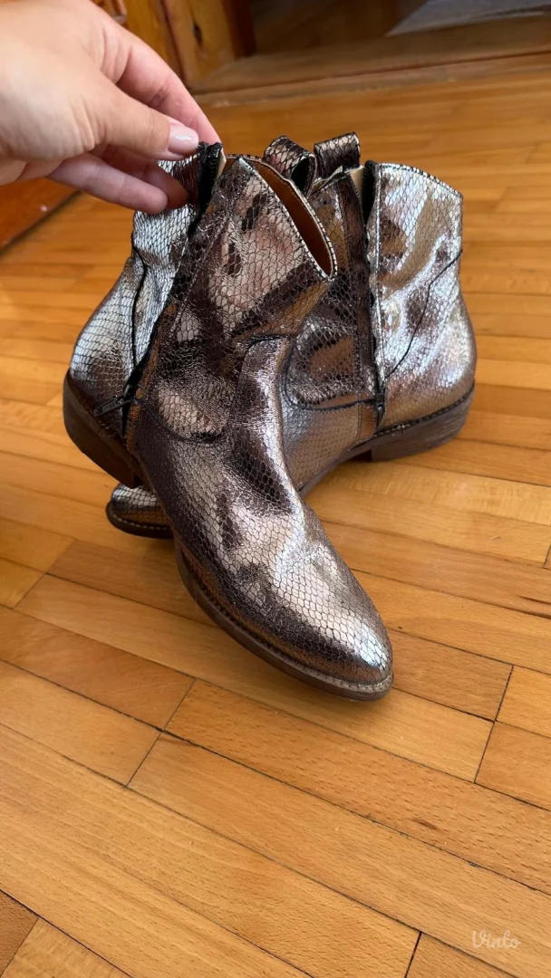 NOVE neobične kaubojke - 38br