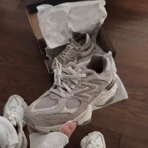 NOVE New Balance 9060 patike - 41br