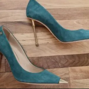 Elisabetta Franchi salonke- KAO NOVE