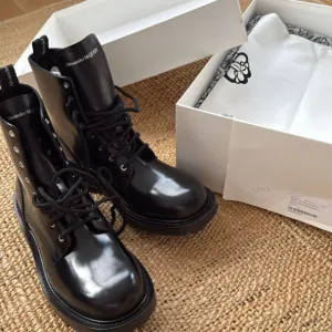 NOVE Alexander McQueen čizme - 41br