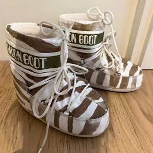 unikatne MOON BOOT 41/42 (original)
