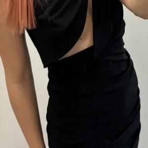 mini ZARA sečena haljina - L