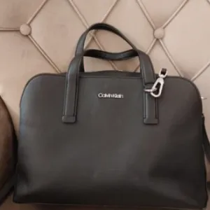 kožna Calvin Klein tašna (original)