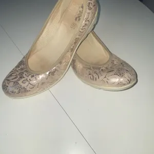 Kožne krem baletanke - 41