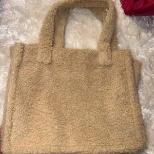 mekana STRADIVARIUS torba