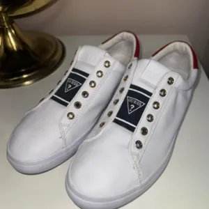 nove GUESS patike (original)