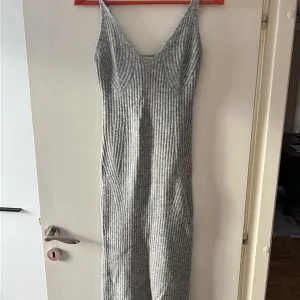 H&M pletena haljinica - S