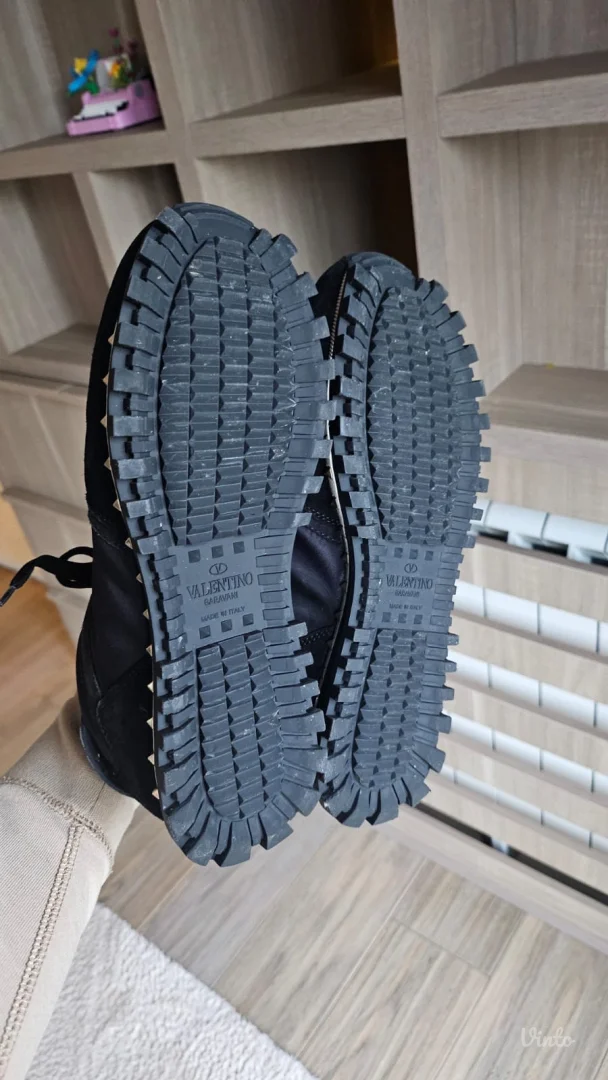 NOVE kožne Valentino patike