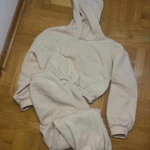 Komplet trenerka uni