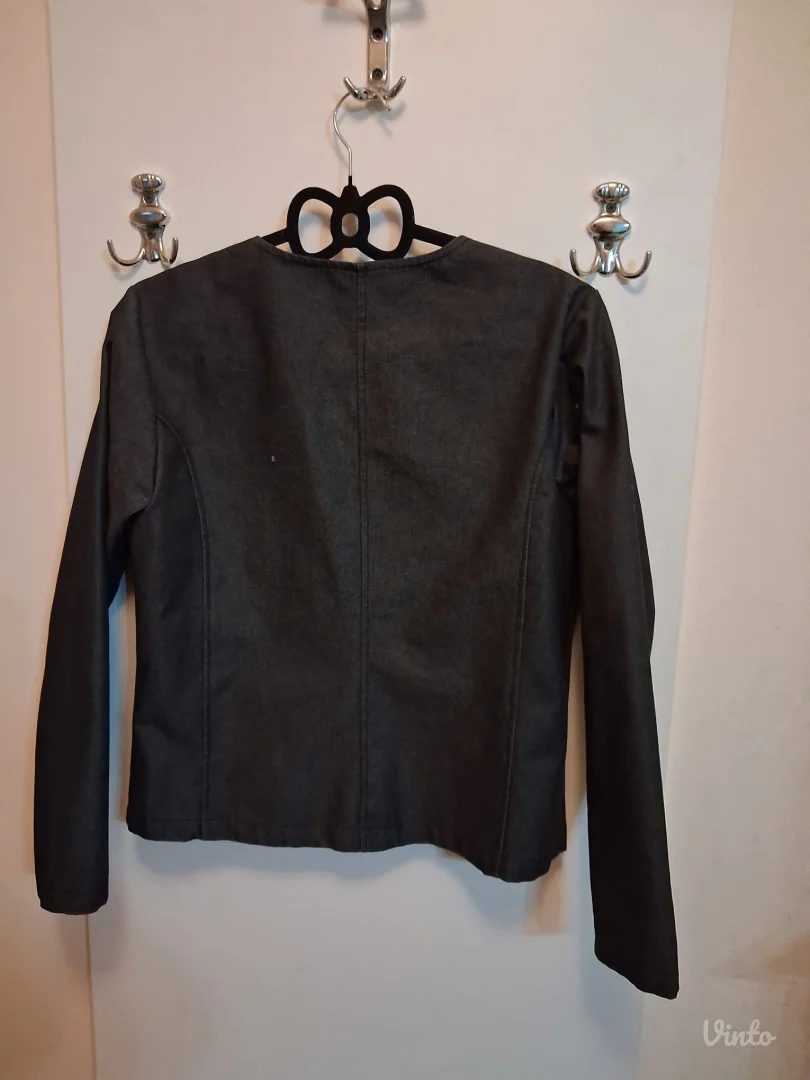 Crni elegantni zenski komplet