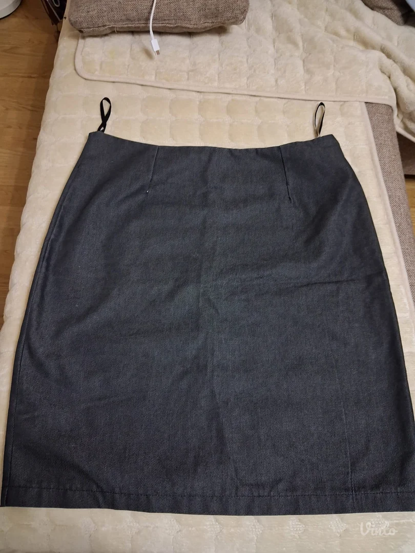 Crni elegantni zenski komplet