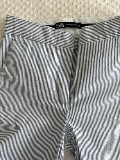 Zara pantalone na sitne pruge
