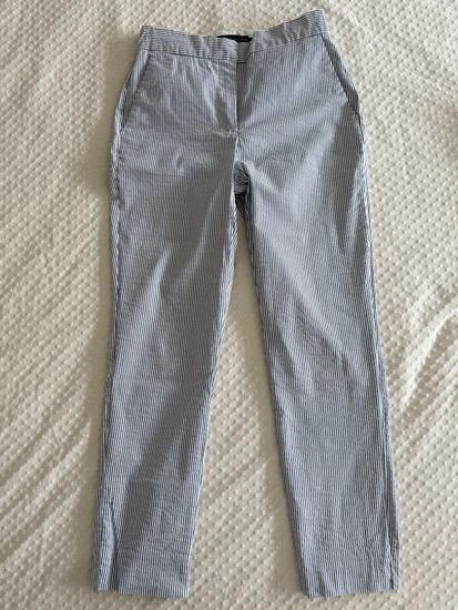 Zara pantalone na sitne pruge