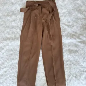 Mango exclusive pantalone od viskoze