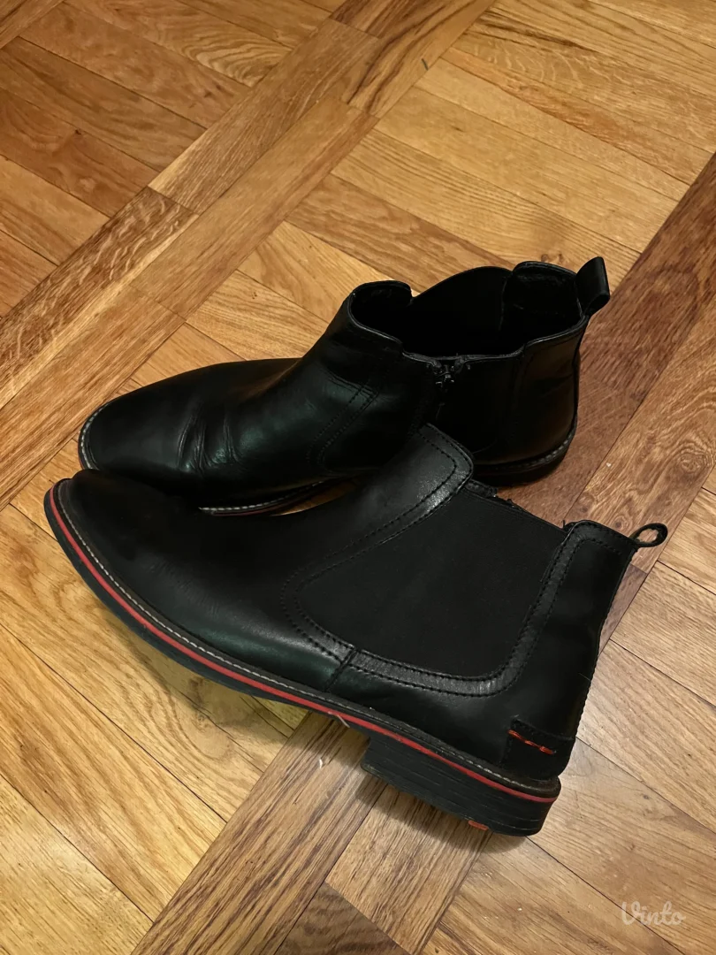 Poluduboke crne muške cipele od kože