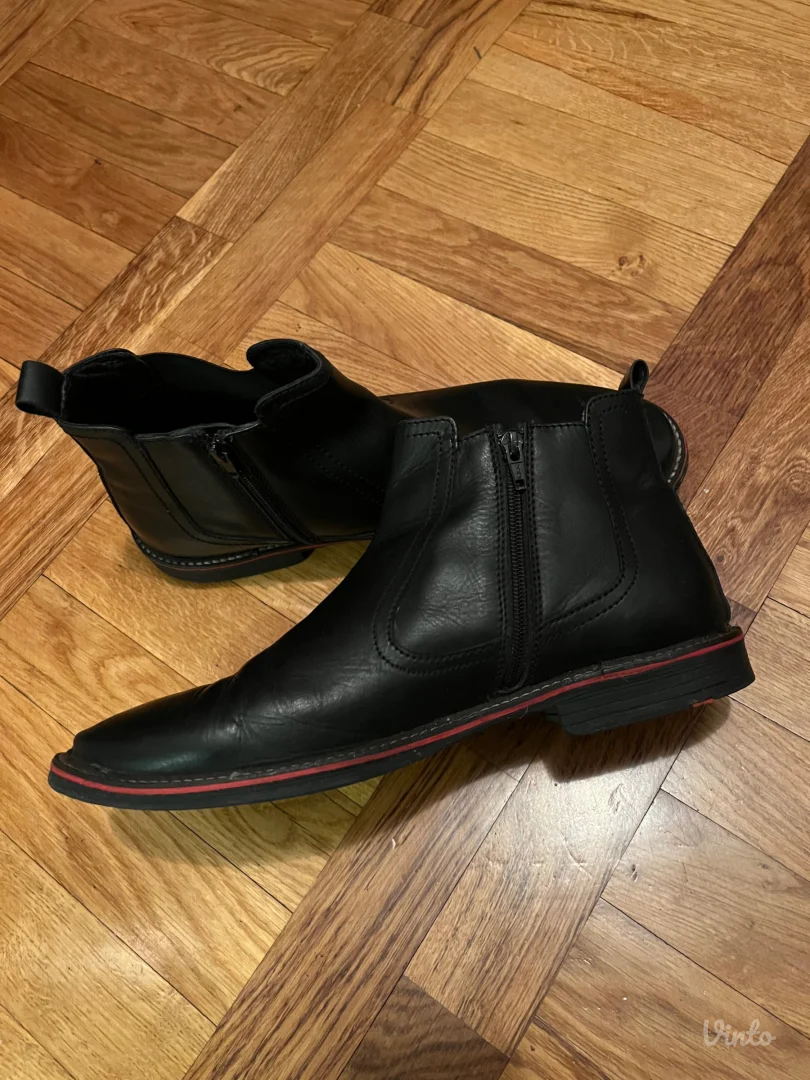 Poluduboke crne muške cipele od kože