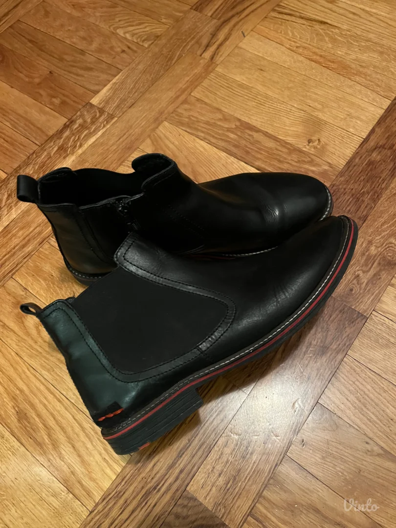 Poluduboke crne muške cipele od kože