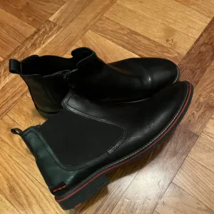Poluduboke crne muške cipele od kože