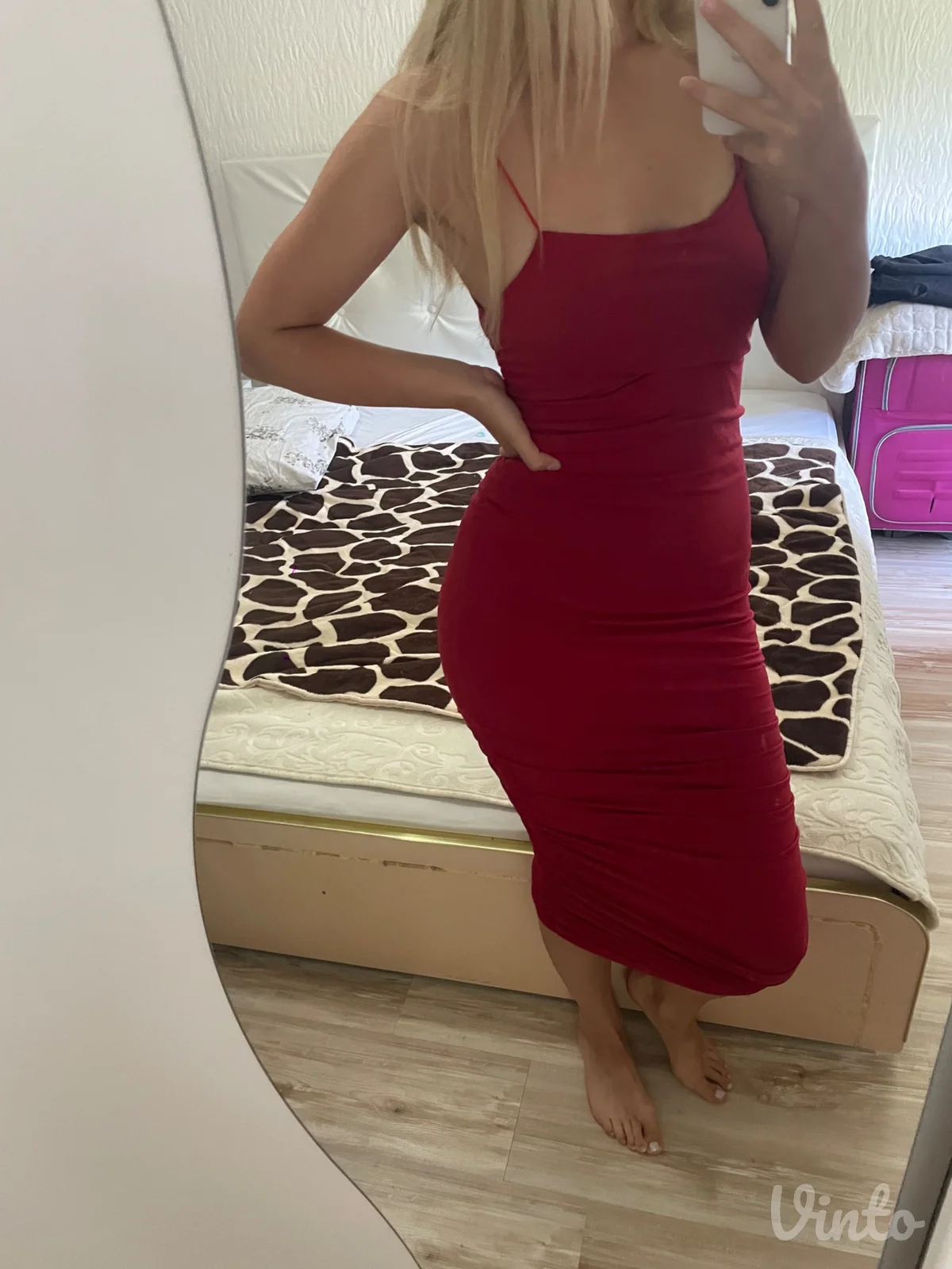 Crvena haljina