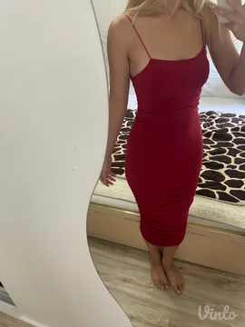 Crvena haljina