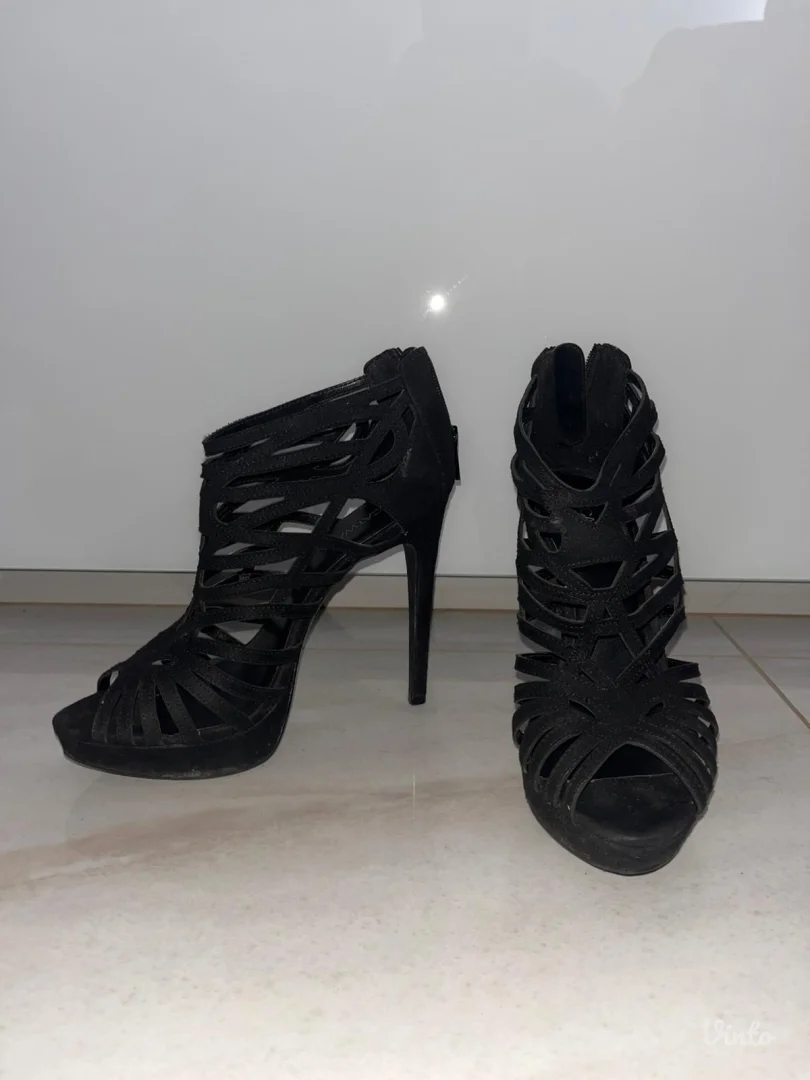 Stikle sandale 39 veličina