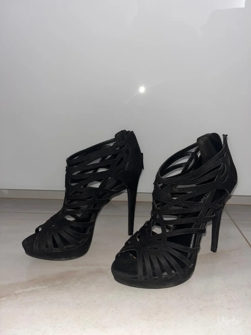 Stikle sandale 39 veličina