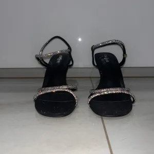 Sandale štikle 38 veličina