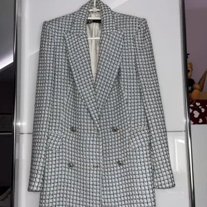 ZARA strukirani sako S veličina