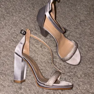 Sandale- stikle