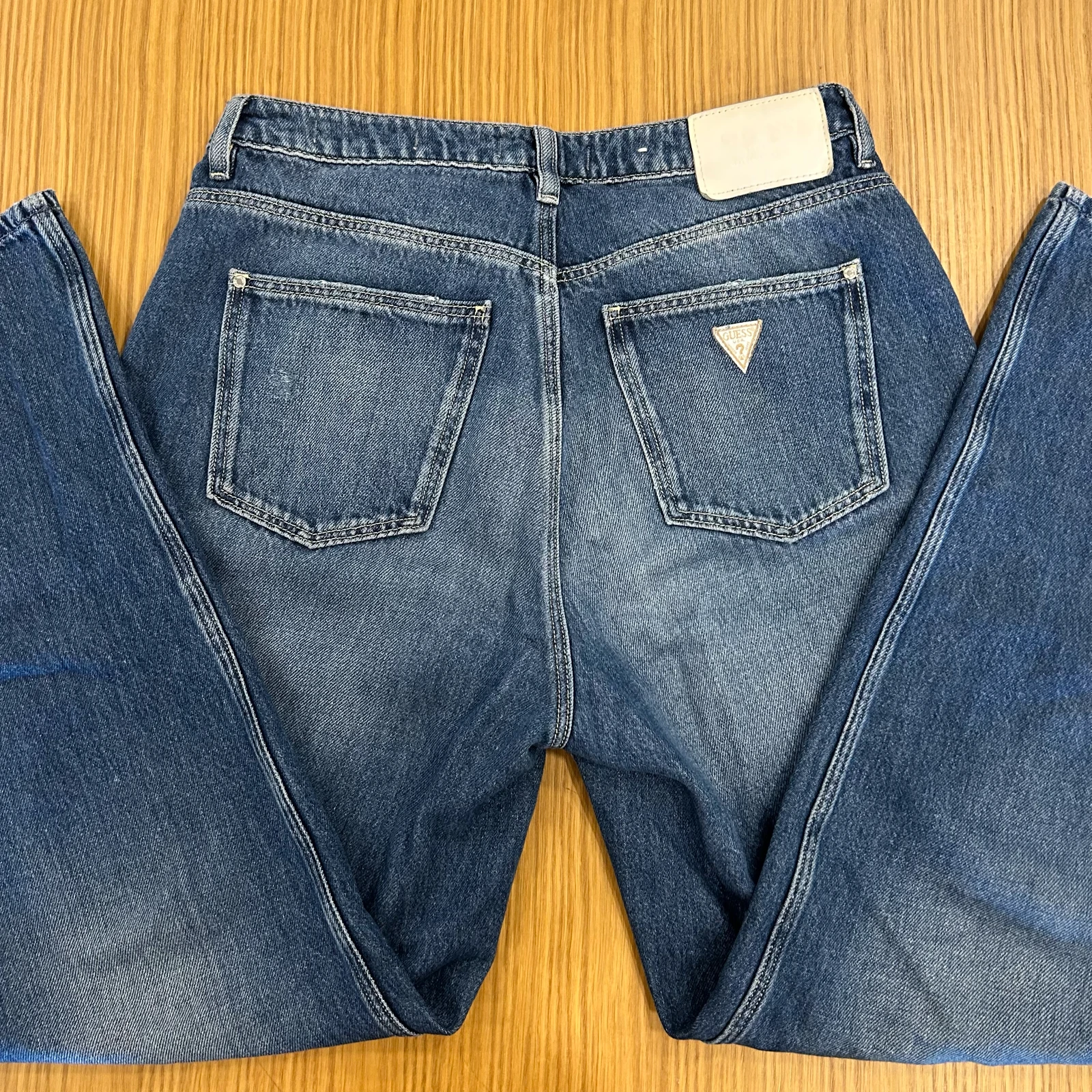 Guess - mom jeans farmerke
