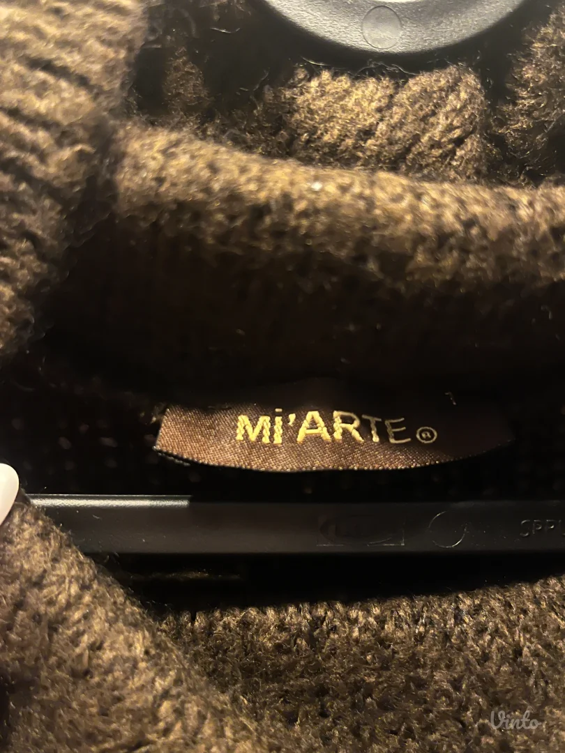 Braon džemper sa pojasom