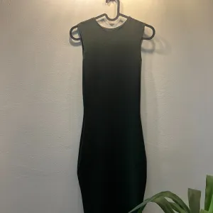 Maslinasto zelena haljina