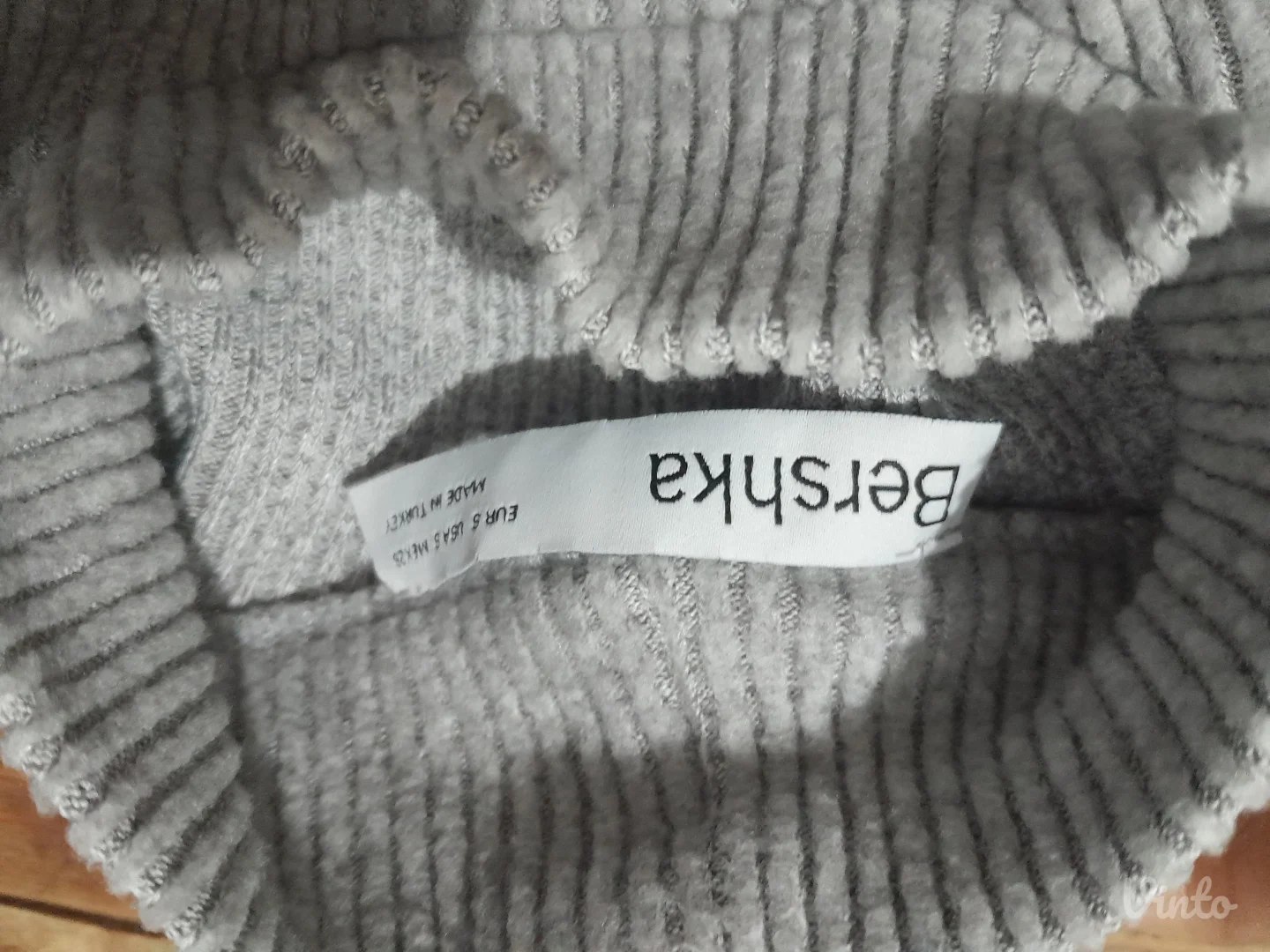 Bershka crop džemper