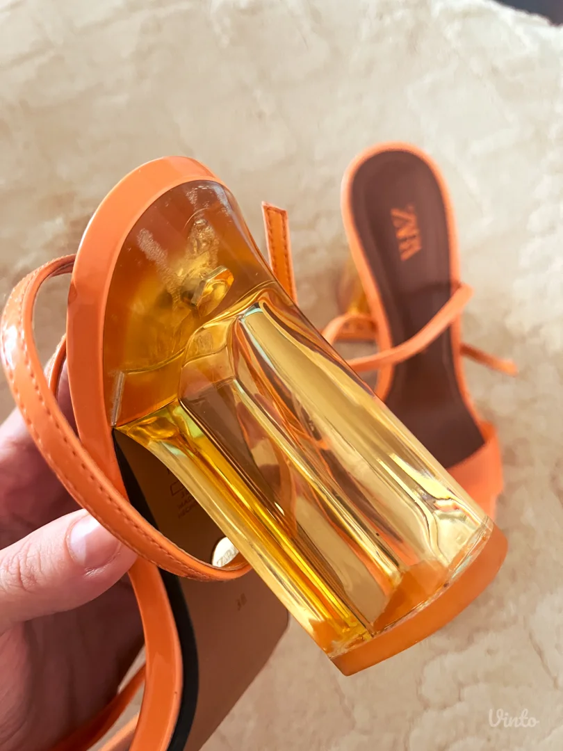 ZARA vinil sandale