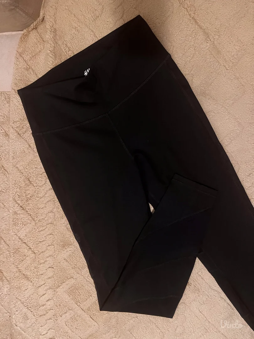 LOT 3 para novih helanki za trening