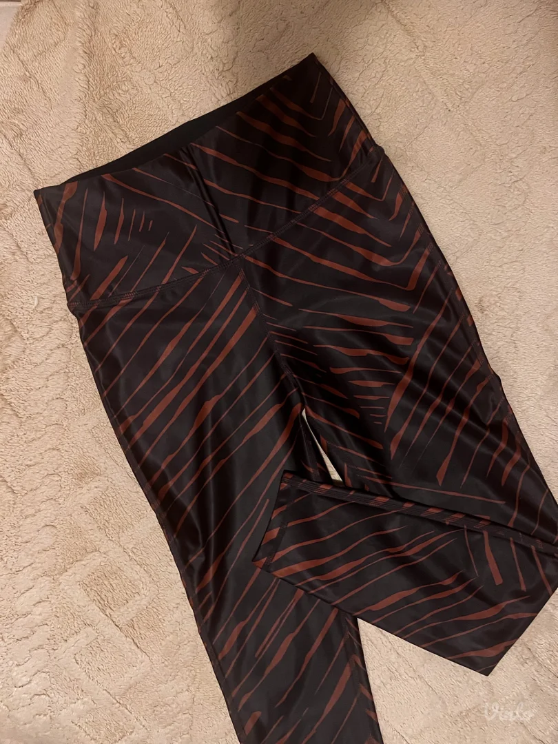 LOT 3 para novih helanki za trening