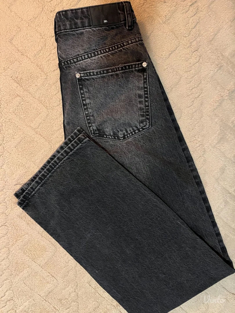 ZARA farmerke ravnog kroja S