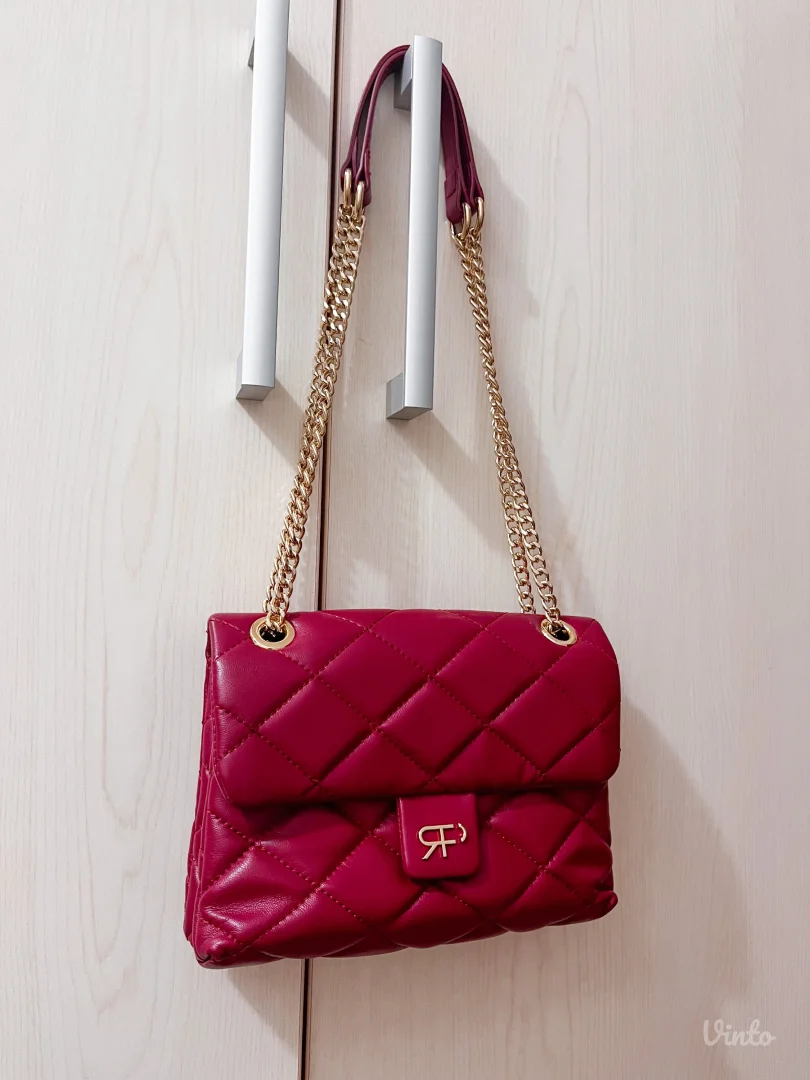 Parfois savršena ciklama štepana torbica